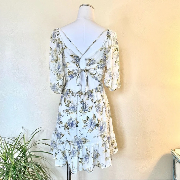 NWT Lush Clothing Floral Mini Dress, Puff Sleeves, Cut Out Back, Ivory, Medium - Picture 5 of 6